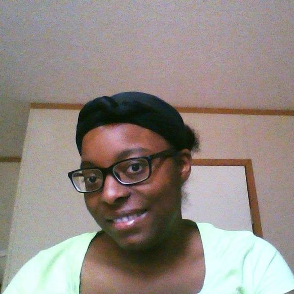 Profile Picture of Ronesa Yellock (@ryellock) on Poshmark