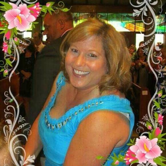 Profile Picture of Donna Mazurkiewicz (@dmzurk) on Poshmark