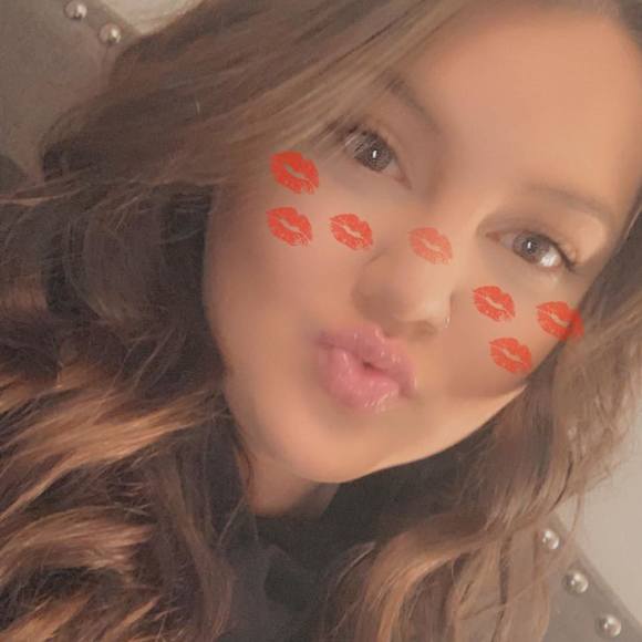 Profile Picture of Allie Schefers (@alisons10) on Poshmark