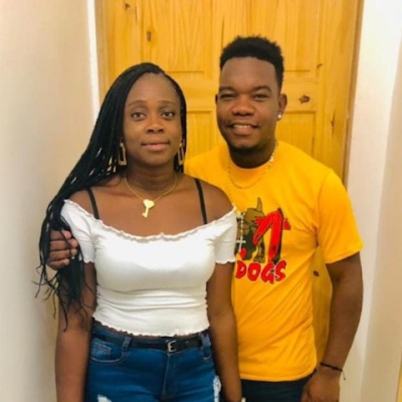 Profile Picture of Belynda Bataille (@belyndabataille) on Poshmark