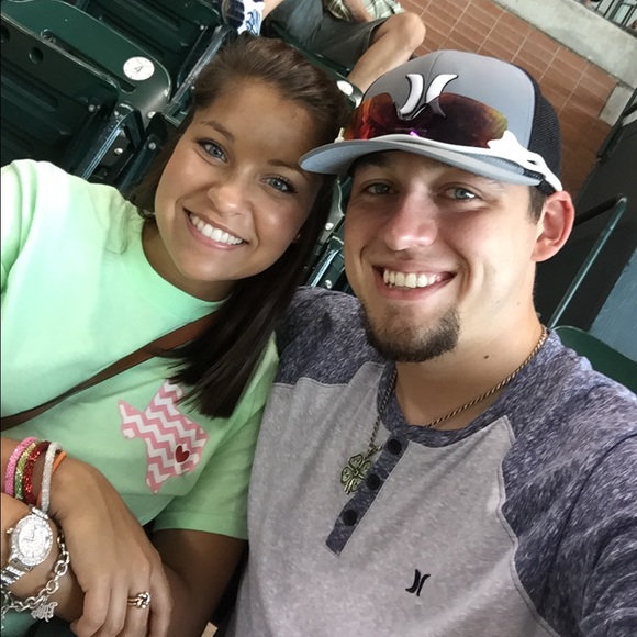 Profile Picture of Dakota Cheatham (@cheeto21) on Poshmark