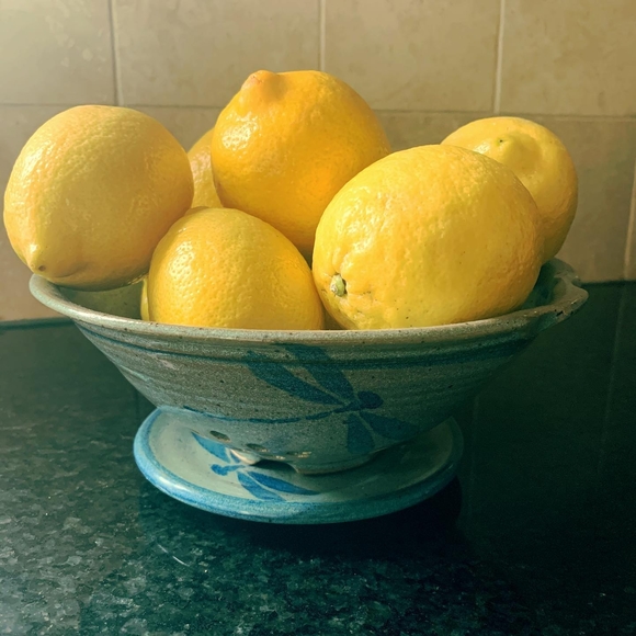 Profile Picture of Amanda Ko (@mommako37) on Poshmark