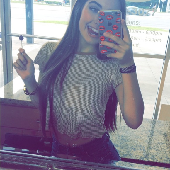 Profile Picture of Emily Shryock (@emshryock) on Poshmark
