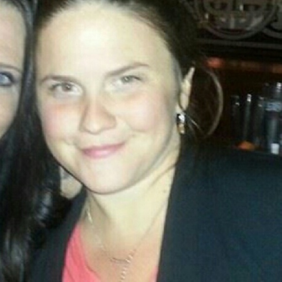 Profile Picture of Shannon Barracato (@barcats) on Poshmark