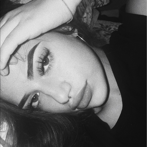 Profile Picture of Sofia Quezaire (@sofiaquezaire) on Poshmark