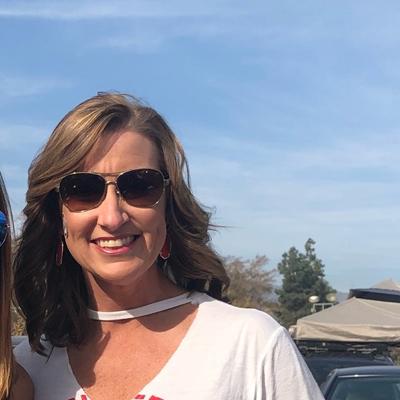 Profile Picture of Tina Clark (@tsooner7) on Poshmark