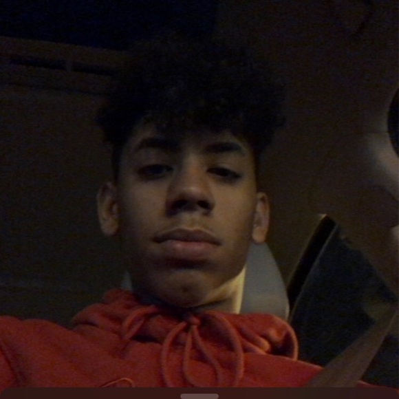 Profile Picture of Raymond Alberto (@raytoocurly) on Poshmark