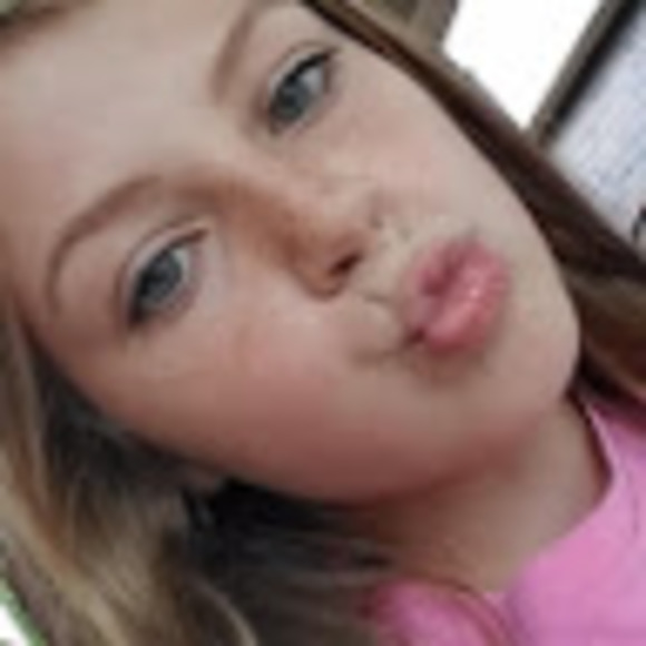 Profile Picture of Connor Vilett (@cvilett) on Poshmark