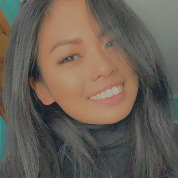 Profile Picture of Stella Kanh (@stellakanh) on Poshmark