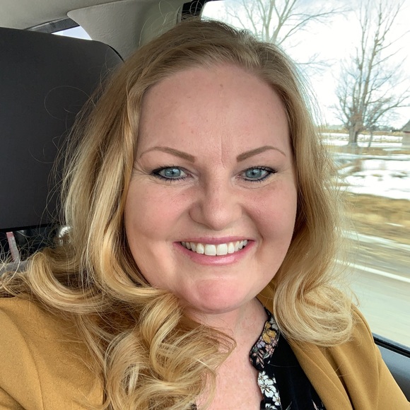 Profile Picture of Sara Letham (@lethsara) on Poshmark