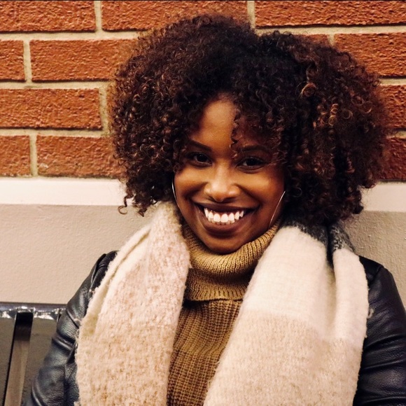 Profile Picture of Naike Placide (@nkplacide) on Poshmark