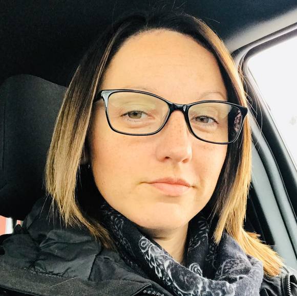 Profile Picture of Stephanie Lenton (@pinkey_80) on Poshmark