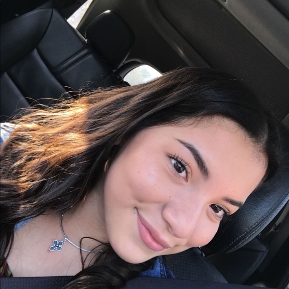 Profile Picture of Charisma Silva (@silvacharisma) on Poshmark