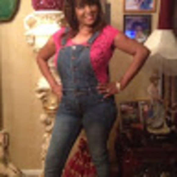 Profile Picture of Frantzie Prudent guerrier c (@gfrantzie) on Poshmark