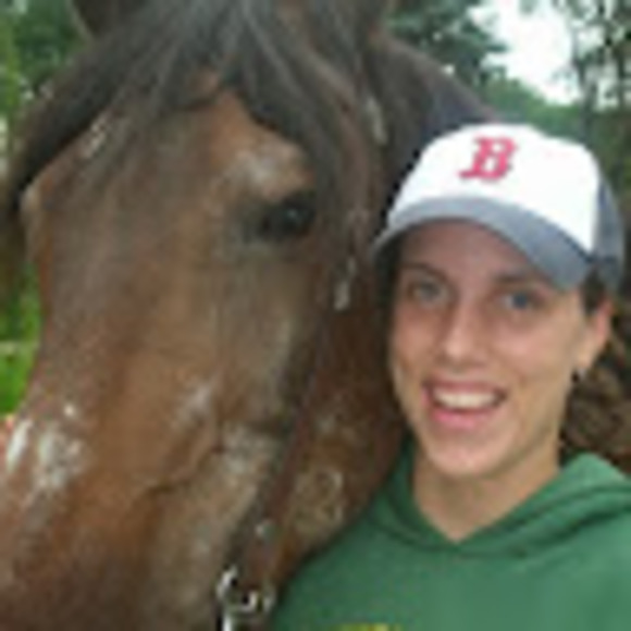 Profile Picture of Serena Moitozo (@serenarose27) on Poshmark