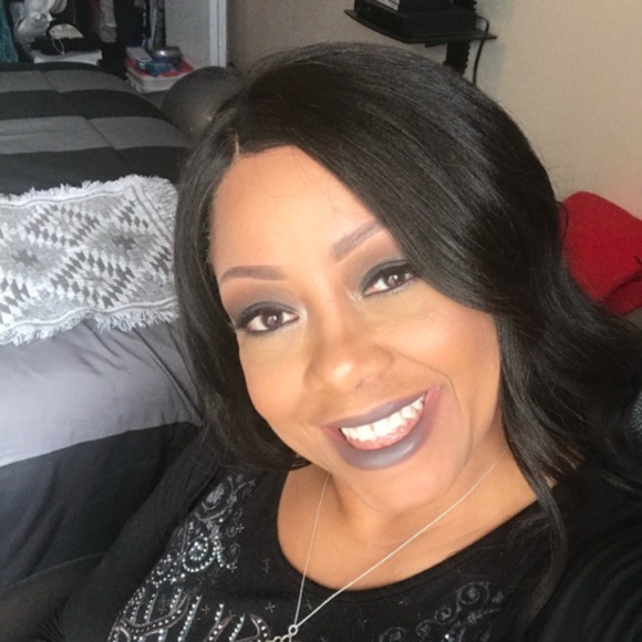 Profile Picture of Melody Vanoy (@madamex69) on Poshmark