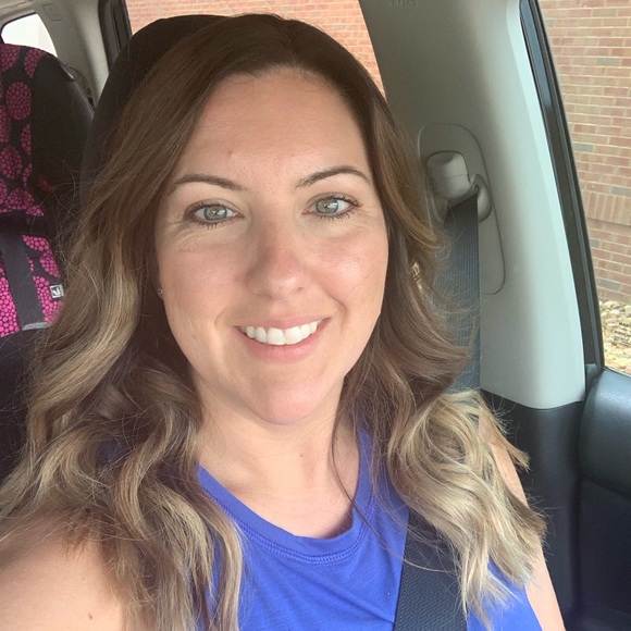 Profile Picture of Leslie Mckaig (@lesmckaig) on Poshmark