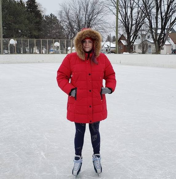 Profile Picture of Ashley Schell (@sailorpax) on Poshmark