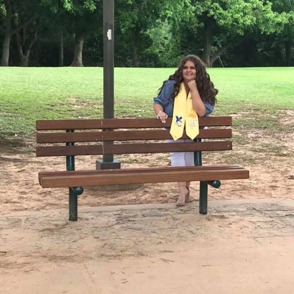 Profile Picture of Shawna Brown (@shawnalb6460) on Poshmark