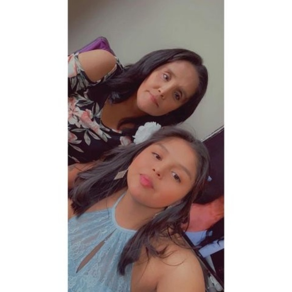 Profile Picture of Susanne Thomas (@katinathomas83) on Poshmark