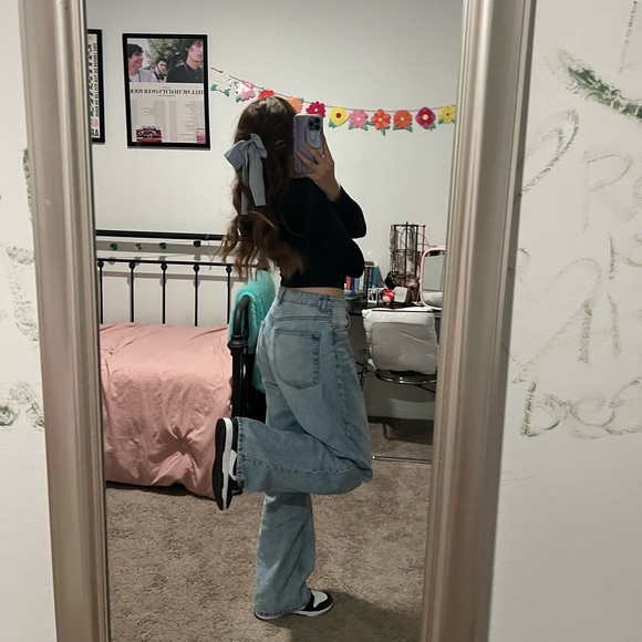 Profile Picture of Alexis Dytrt (@alexiskdytrt) on Poshmark