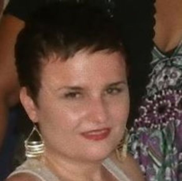 Profile Picture of Danielle Harrelson (@bett1boop) on Poshmark