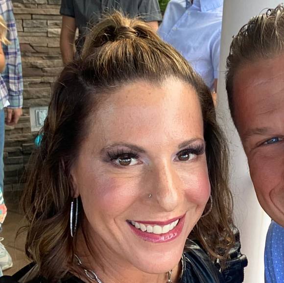 Profile Picture of Karen Leszczuk bader (@karbad11977) on Poshmark