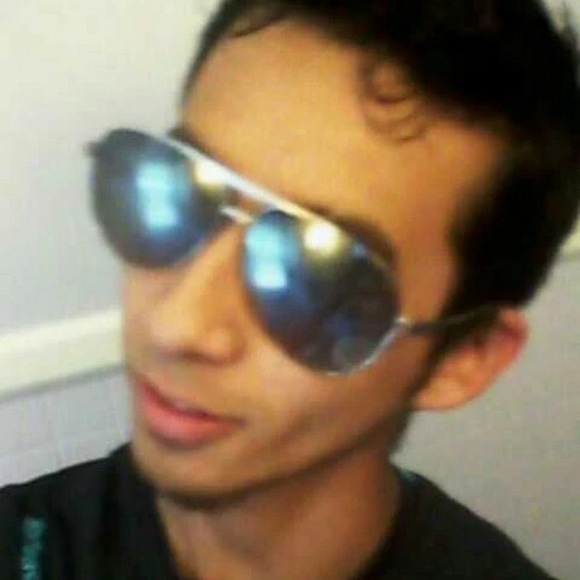 Profile Picture of Elias Barron (@eliasbarron7) on Poshmark
