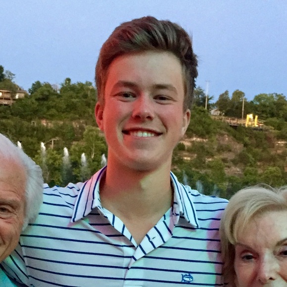 Profile Picture of Luke Fox (@lukefox21) on Poshmark
