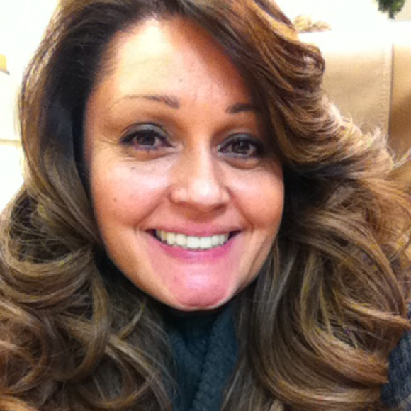 Profile Picture of Evangelina Escobar (@evangelina14) on Poshmark