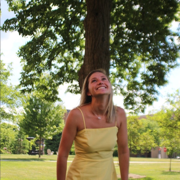 Profile Picture of Sara Biszantz (@biszantzs) on Poshmark