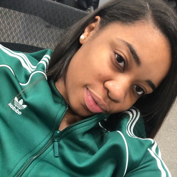Profile Picture of Keitha Cheeks (@keitha425) on Poshmark