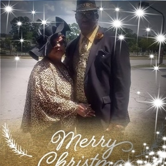 Profile Picture of Rosa Gray (@grayrosa) on Poshmark