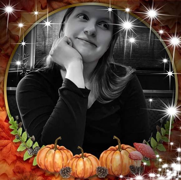 Profile Picture of Stephanie Tackley (@stephaniered87) on Poshmark