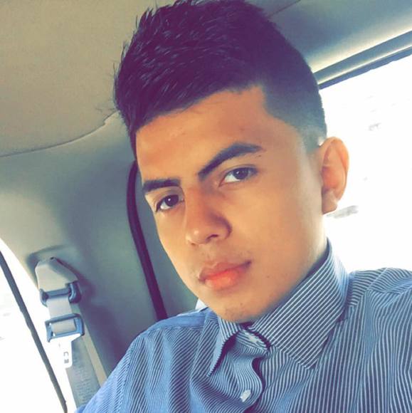 Profile Picture of Tony Robledo (@ony_robledot) on Poshmark