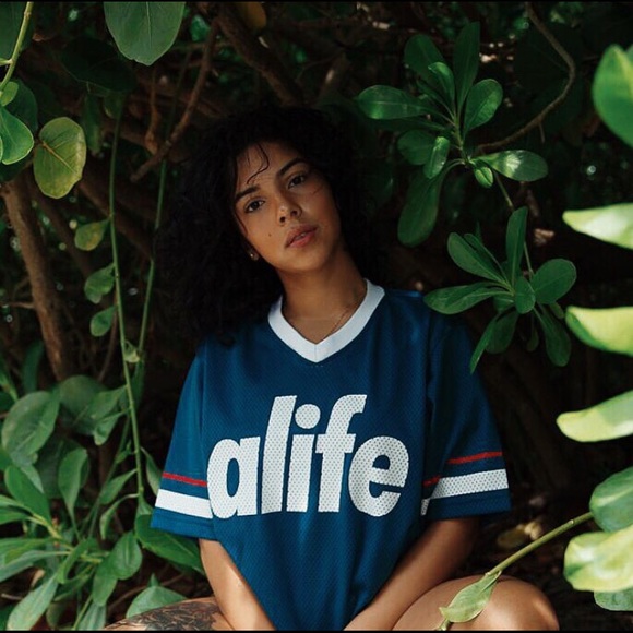 Profile Picture of Amanda Collado (@amandac777) on Poshmark