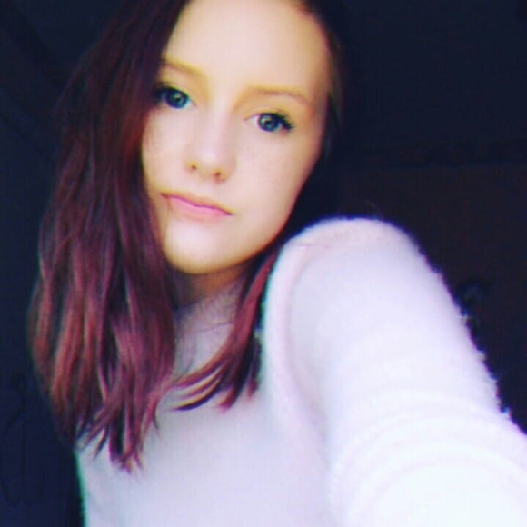 Profile Picture of Carla Meredith (@carla_meredith) on Poshmark