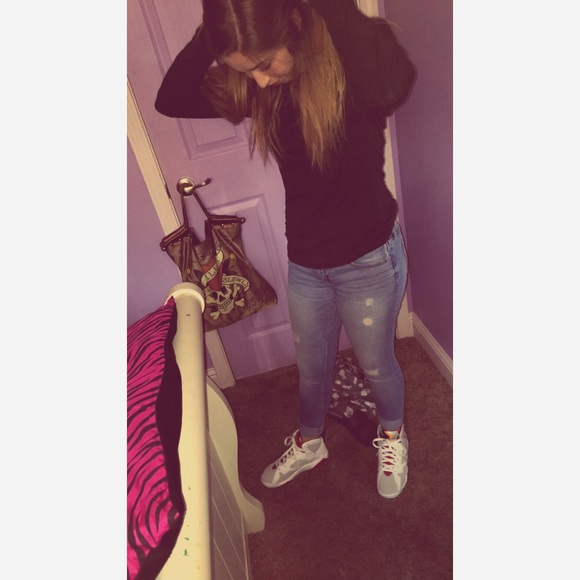 Profile Picture of Estrella Urango (@estrellaurango) on Poshmark