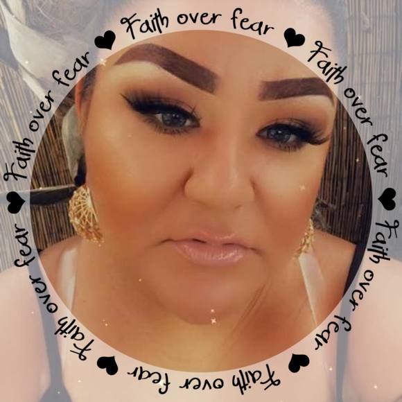 Profile Picture of Reyna Boungnaseng (@christian11608) on Poshmark