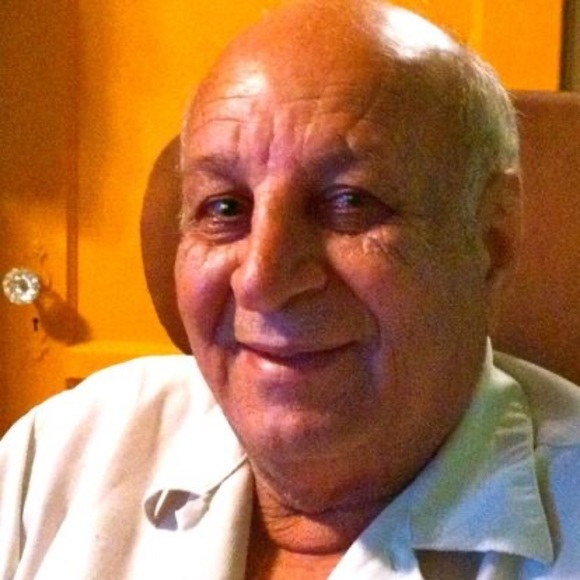 Profile Picture of Iraj Lahuti (@irajlahuti) on Poshmark