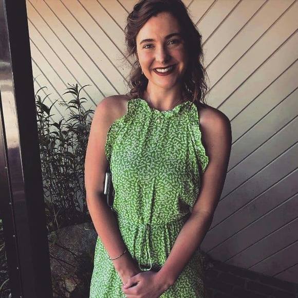 Profile Picture of Abbagale Bond (@abbybond1334) on Poshmark