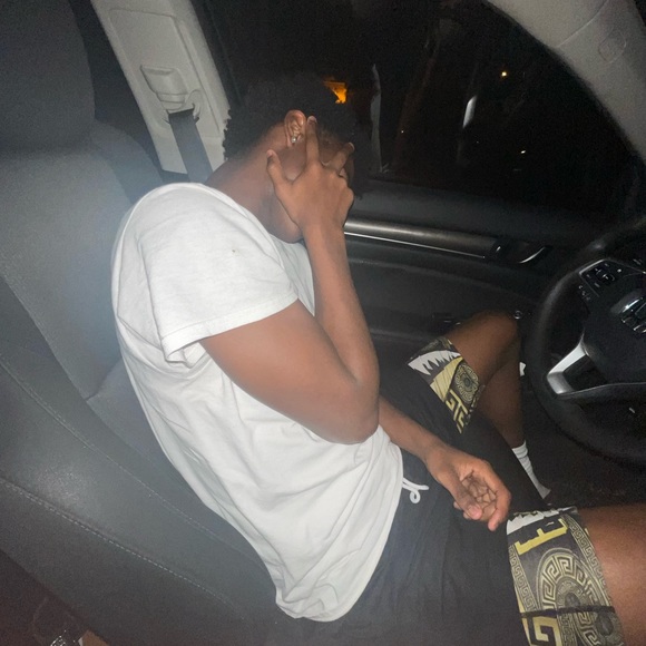 Profile Picture of Stephen Davis (@stephendavis635) on Poshmark