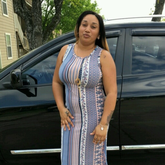 Profile Picture of Amanda Browne (@squeaky4510) on Poshmark