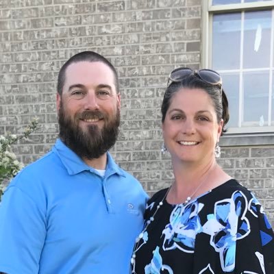 Profile Picture of Kim Chenoweth (@kimchenoweth) on Twitter