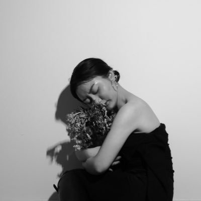 Profile Picture of Crystal.Z (@JieZeng11) on Twitter