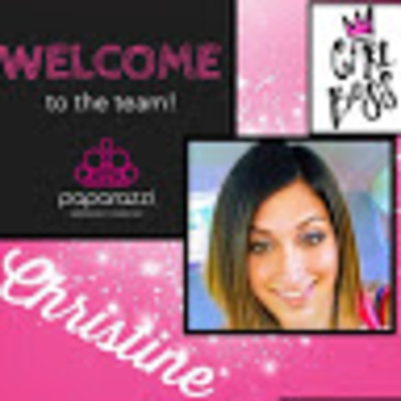 Profile Picture of Christine Cuccinello (@ccuccinello) on Poshmark