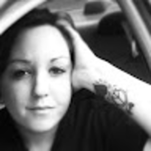 Profile Picture of Danielle Sylvis (@danigirlxx00) on Poshmark