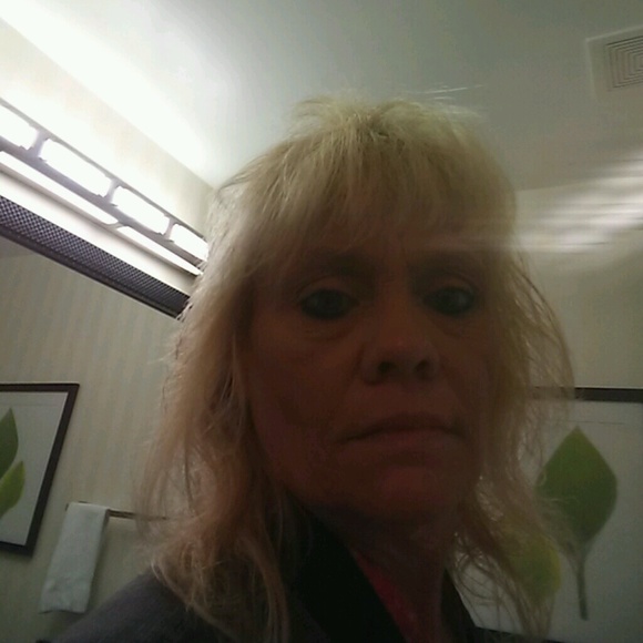 Joyce Carraway - Poshmark Profile Picture of Joyce Carraway (@bamarama32) on Poshmark