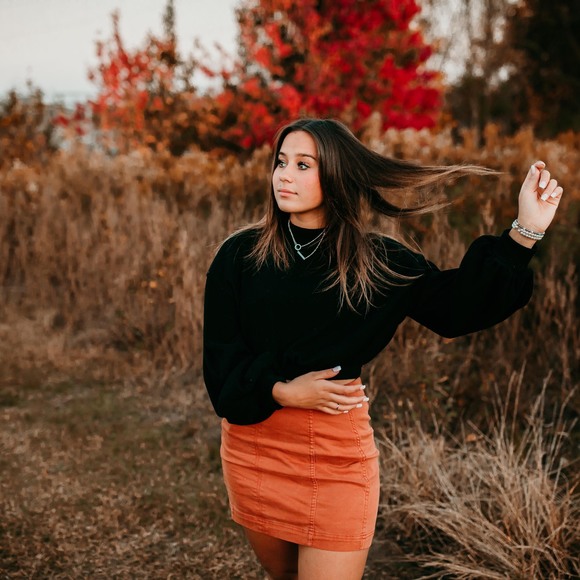 Profile Picture of Michaela Guymon (@fuzzyowl1653) on Poshmark