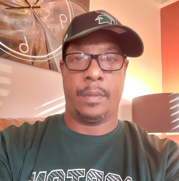 Profile Picture of Mark Warren (@markwarren0406) on Poshmark